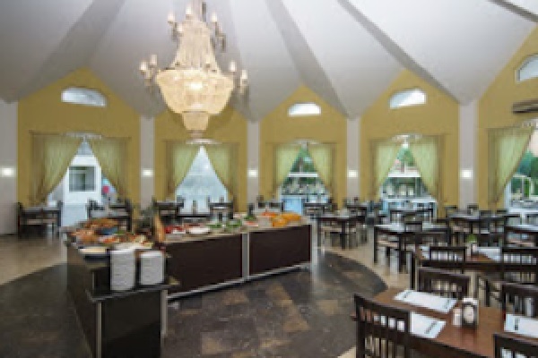 Larissa Inn 2