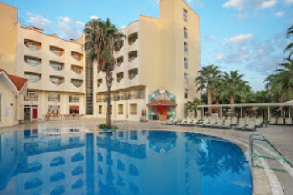 Larissa Inn 3