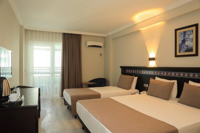 Big Blue Sky Hotel 13