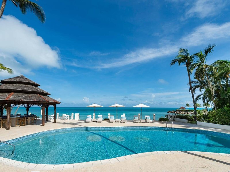 Blue Waters Resort & Spa 17