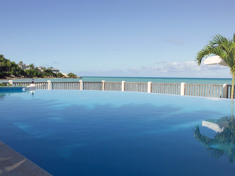 Blue Waters Resort & Spa 18