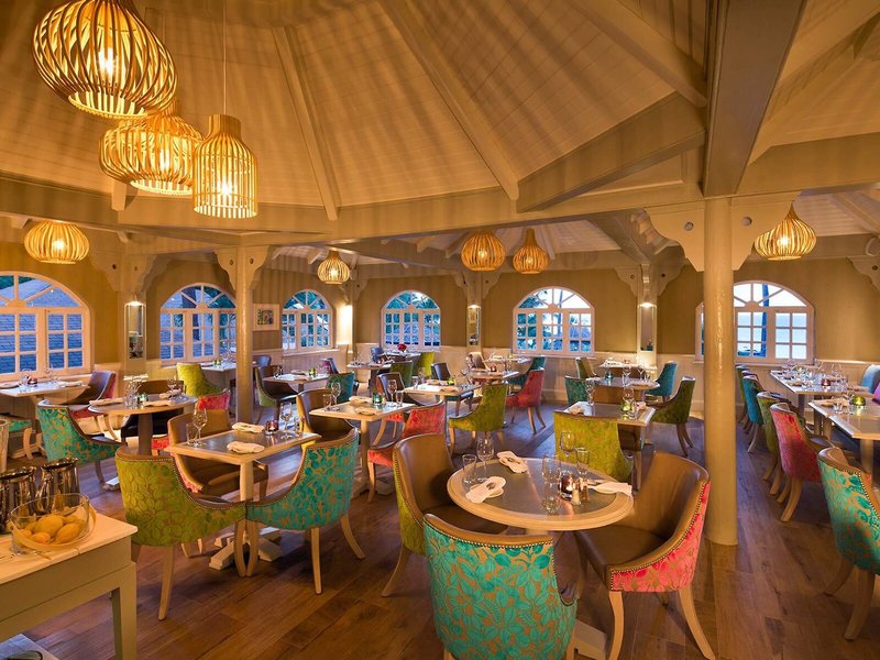 Blue Waters Resort & Spa 33