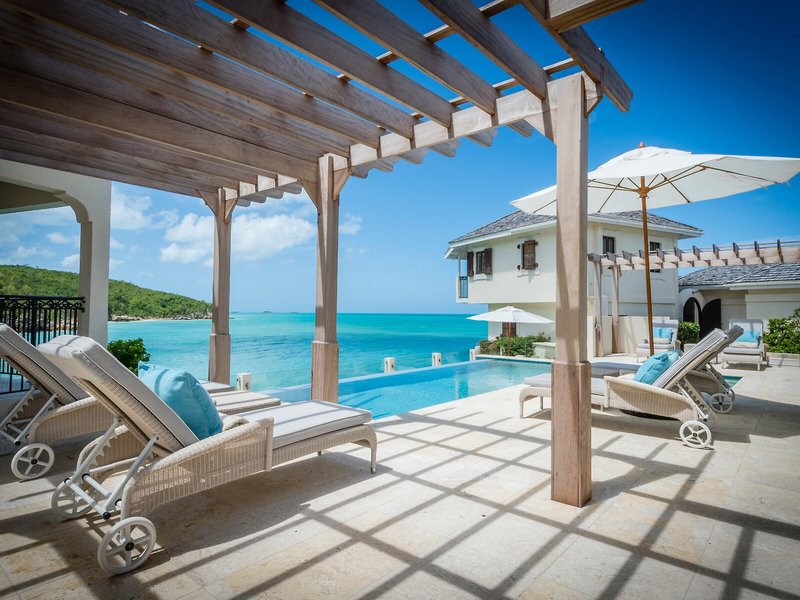 Blue Waters Resort & Spa 5