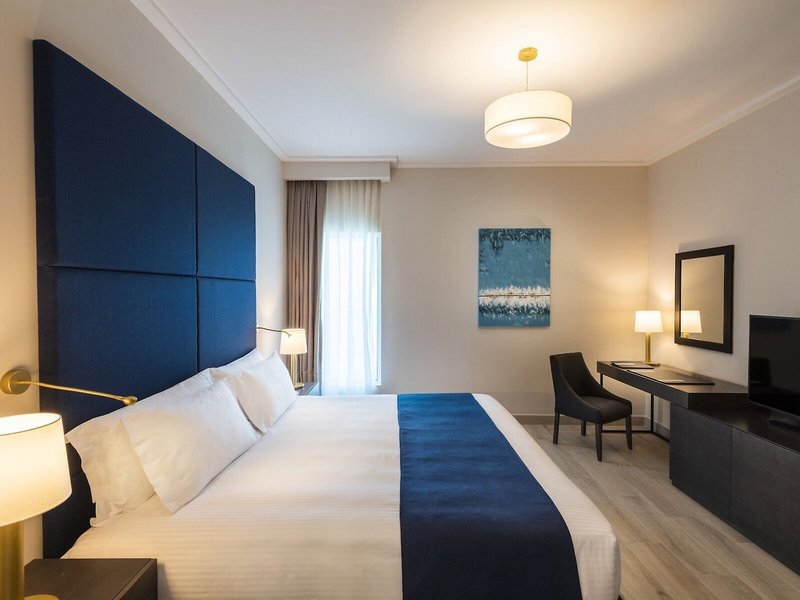 Centara West Bay Hotel & Residences Doha 18