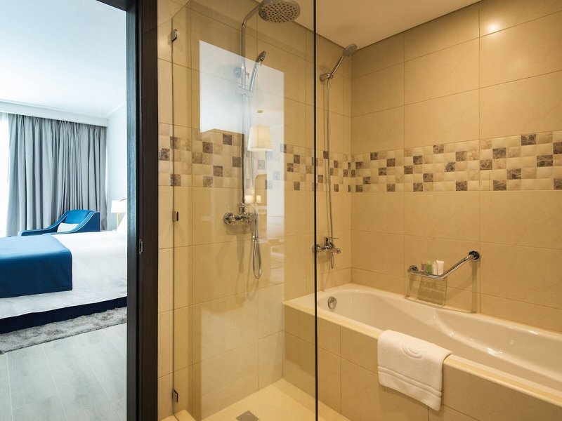 Centara West Bay Hotel & Residences Doha 27