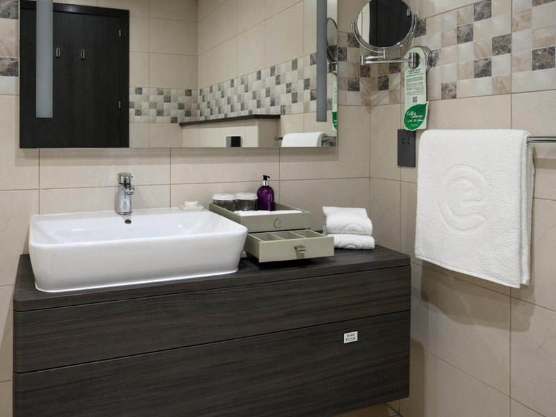 Centara West Bay Hotel & Residences Doha 29