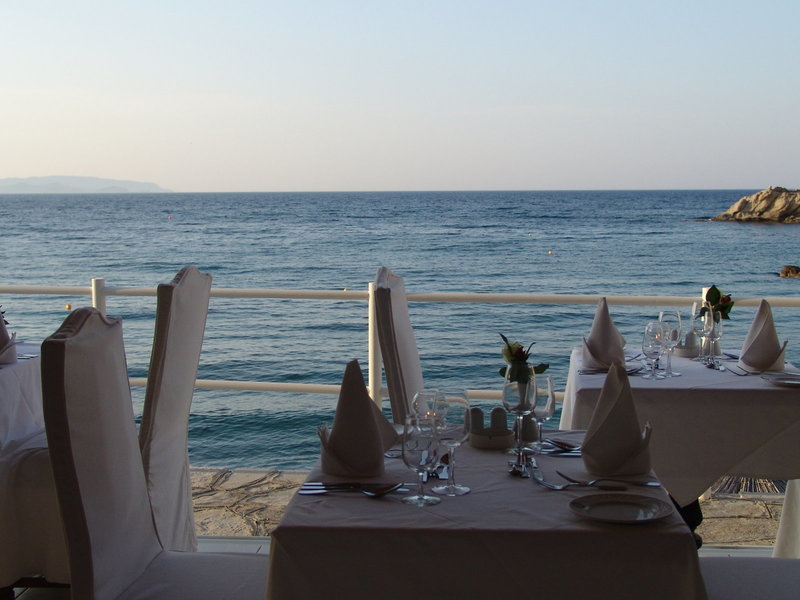 Istron Bay 19