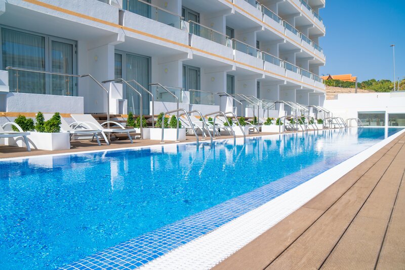 Coral Ocean View Hotel 4