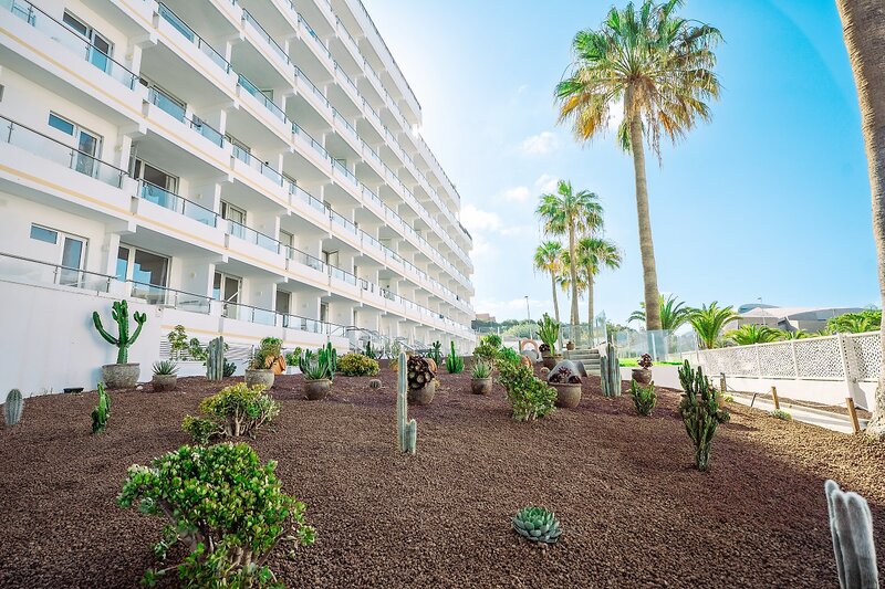 Coral Ocean View Hotel 3