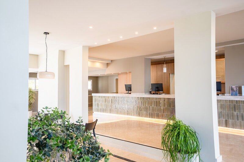 Coral Ocean View Hotel 6