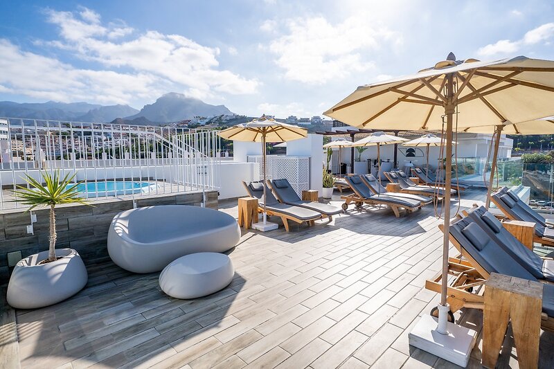 Coral Ocean View Hotel 11