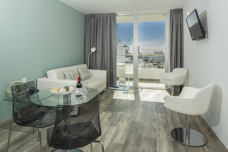 Coral Ocean View Hotel 16