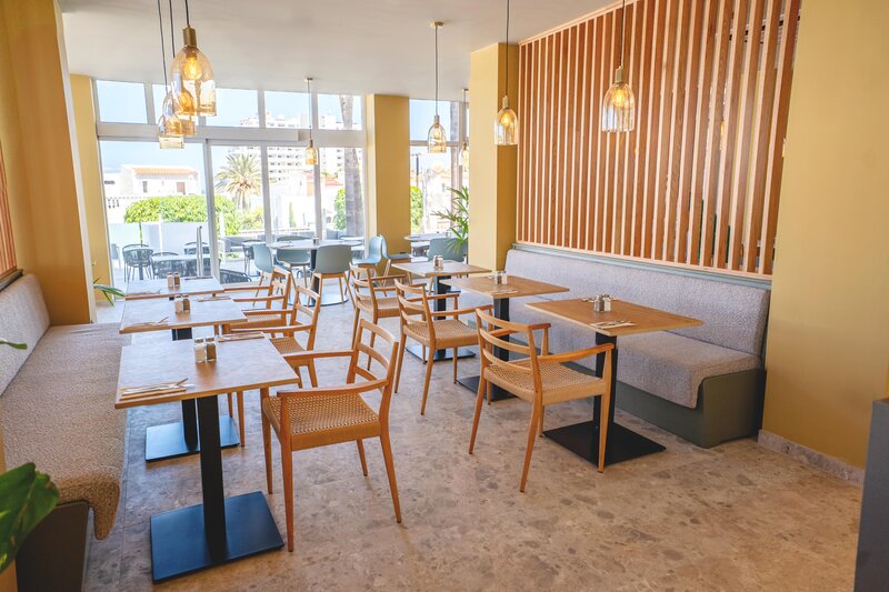 Coral Ocean View Hotel 52