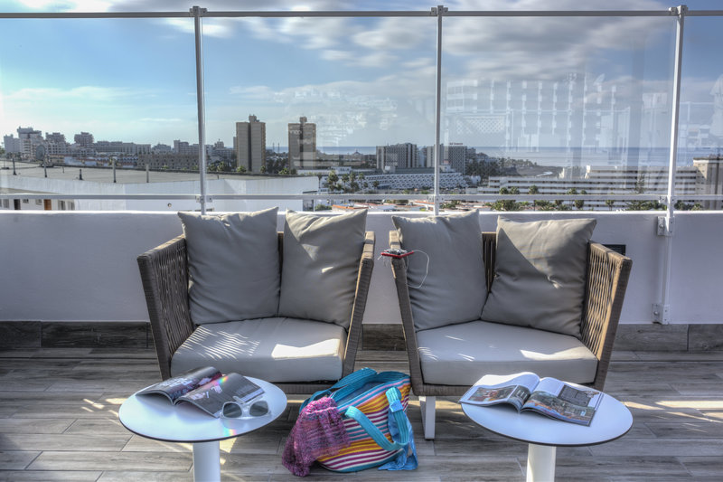 Coral Ocean View Hotel 12