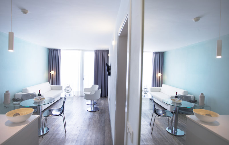 Coral Ocean View Hotel 20