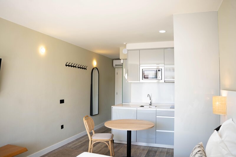 Coral Ocean View Hotel 48