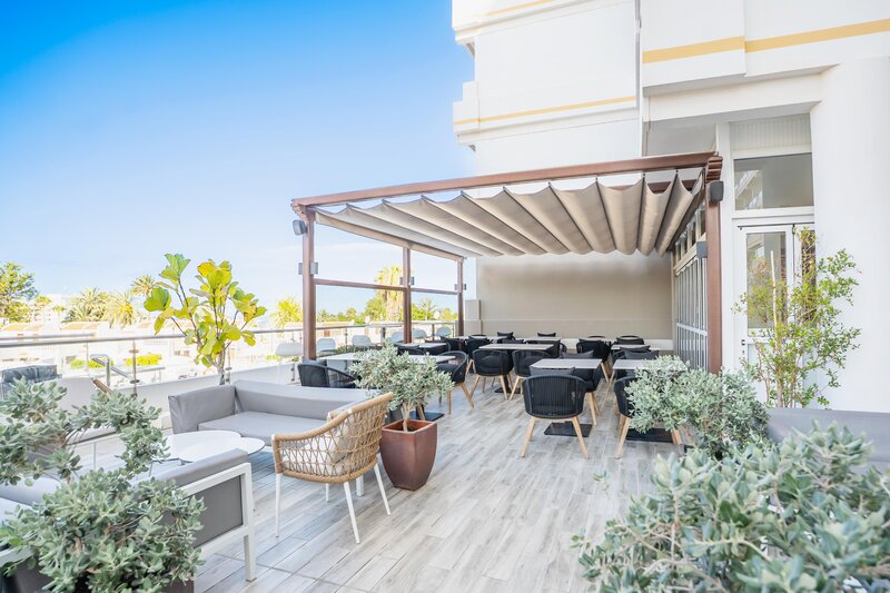 Coral Ocean View Hotel 64