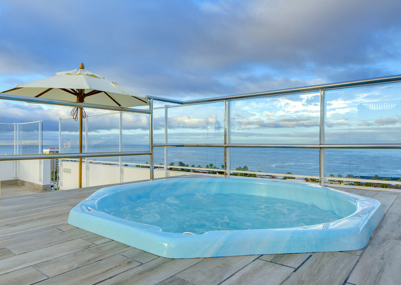 Coral Ocean View Hotel 4