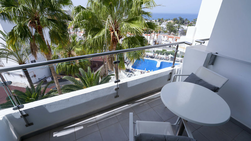 Coral Ocean View Hotel 11
