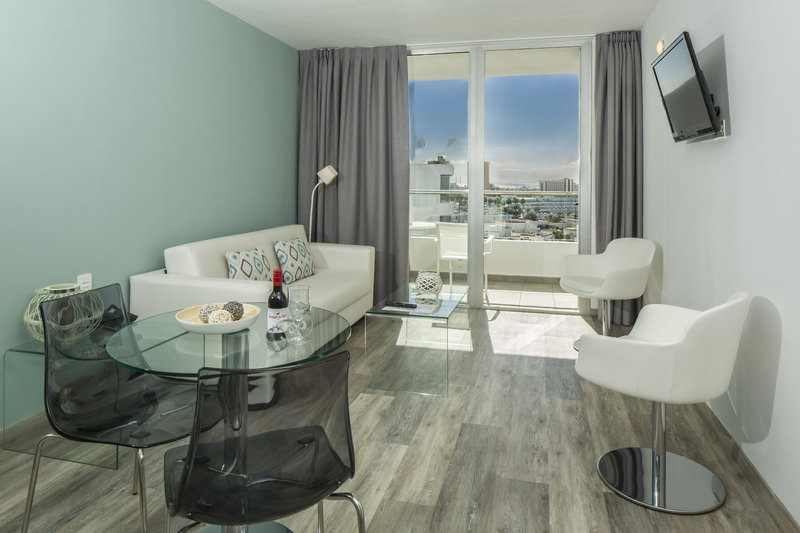 Coral Ocean View Hotel 15