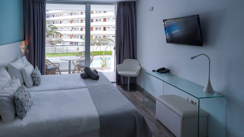 Coral Ocean View Hotel 16