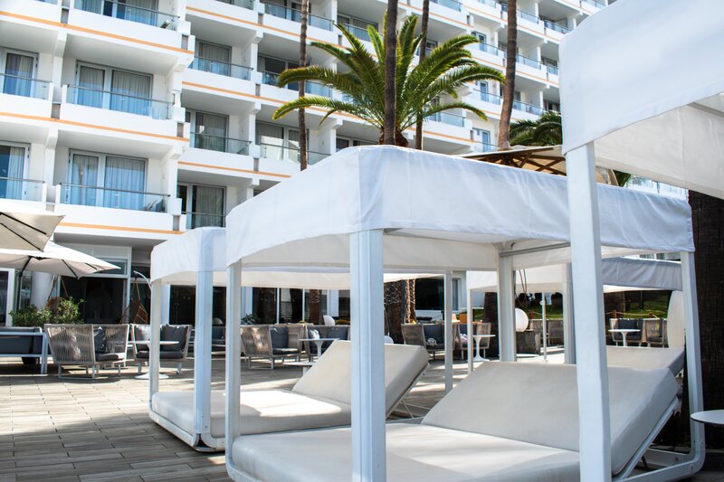 Coral Ocean View Hotel 54