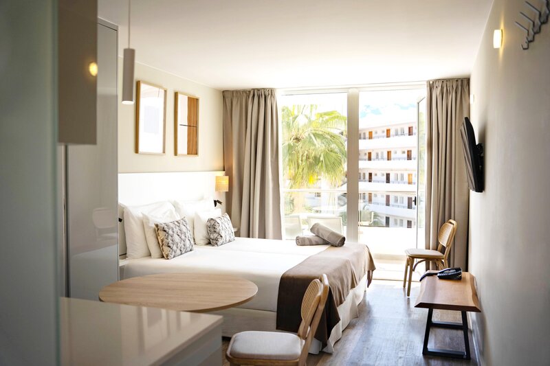 Coral Ocean View Hotel 72