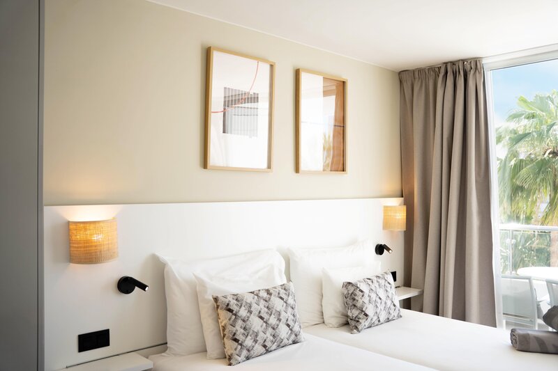 Coral Ocean View Hotel 76