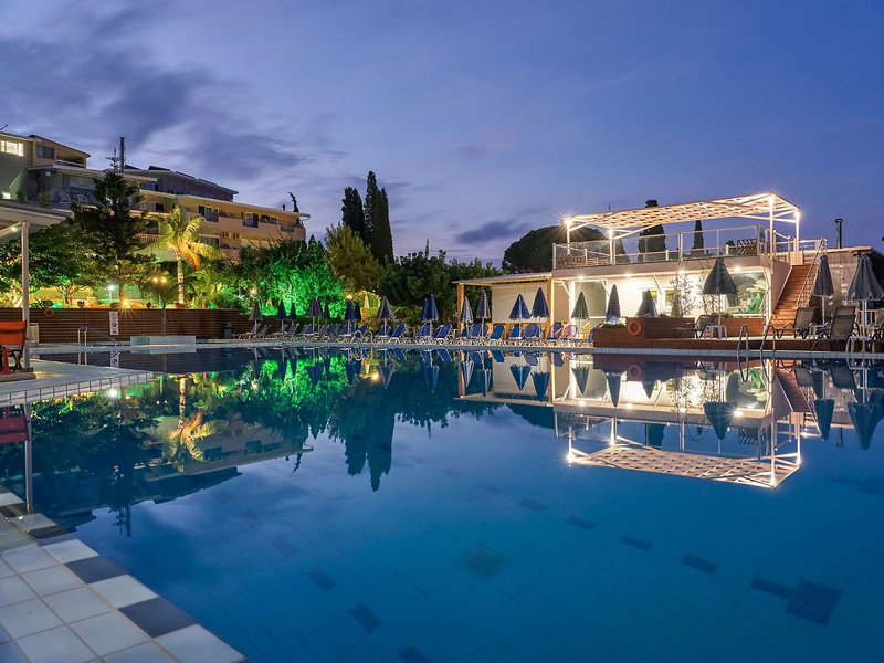 Koukounaria Hotel & Suites 1