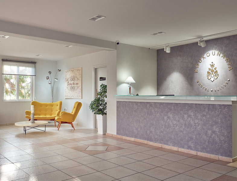 Koukounaria Hotel & Suites 3