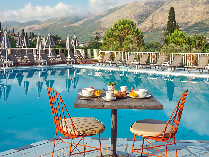 Koukounaria Hotel & Suites 4