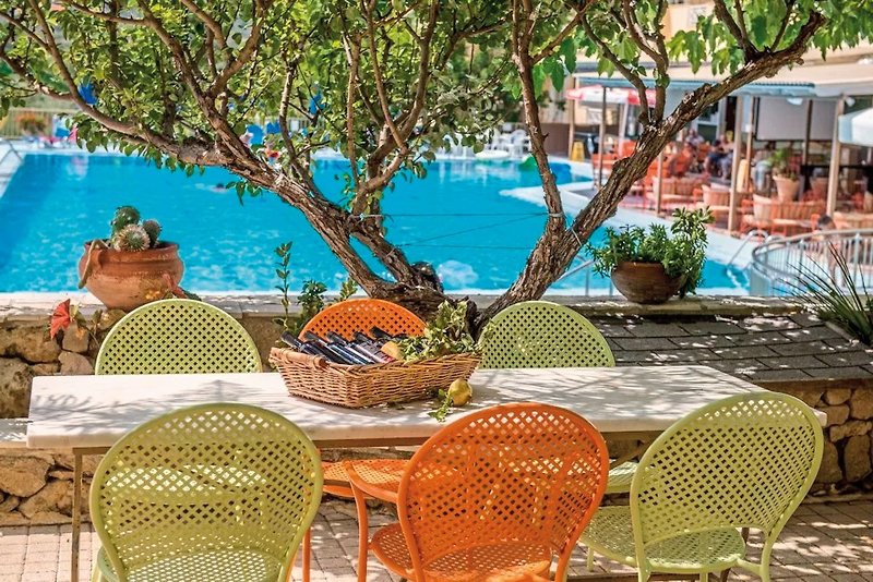 Koukounaria Hotel & Suites 6