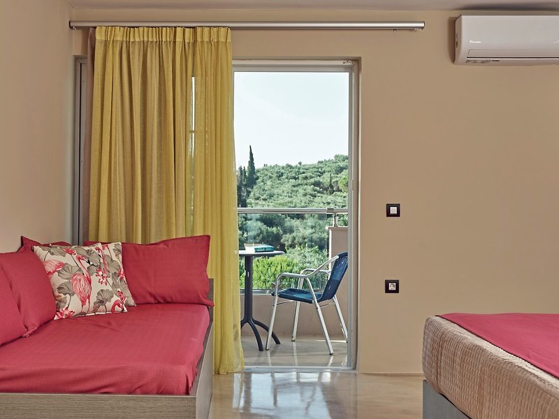 Koukounaria Hotel & Suites 12