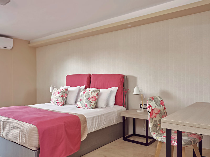 Koukounaria Hotel & Suites 14