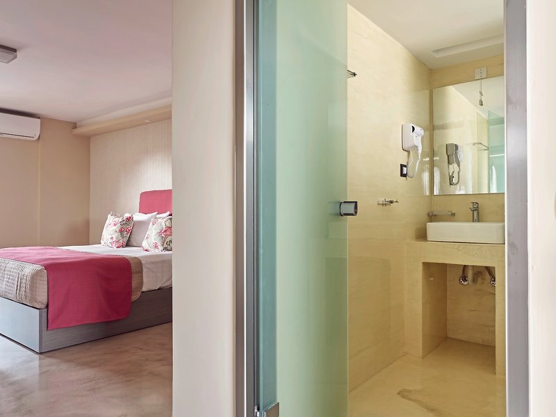 Koukounaria Hotel & Suites 15