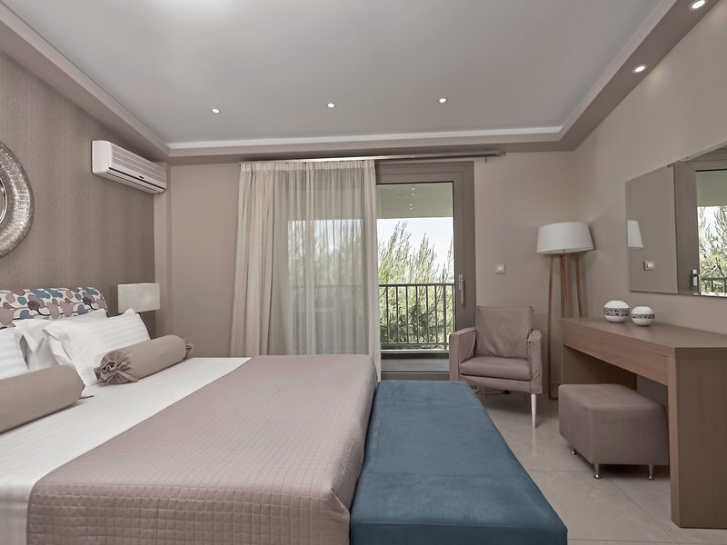 Koukounaria Hotel & Suites 16