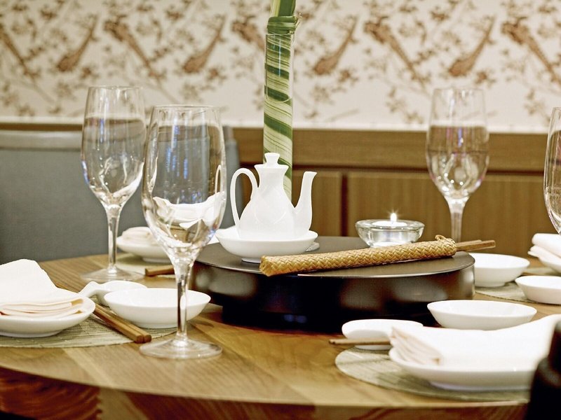 Mövenpick Zürich Airport 10