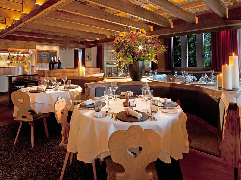 Mövenpick Zürich Airport 12