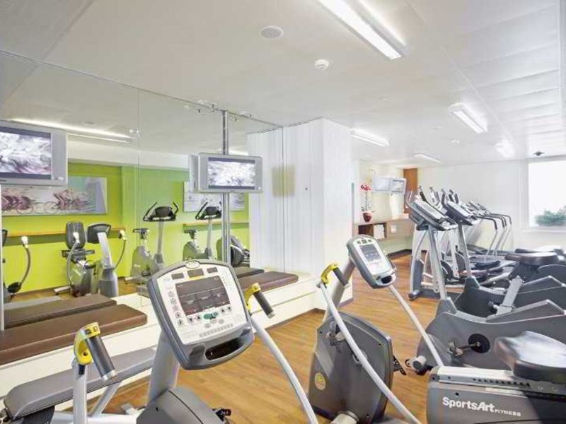 Mövenpick Zürich Airport 18