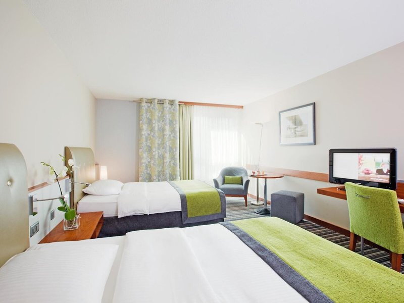 Mövenpick Zürich Airport 27