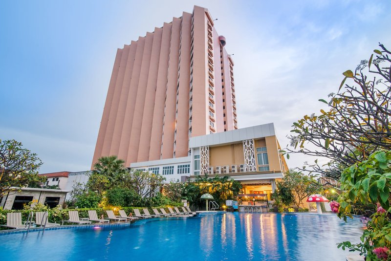 Golden Beach Cha Am 2