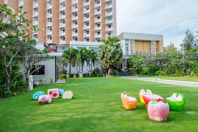 Golden Beach Cha Am 13