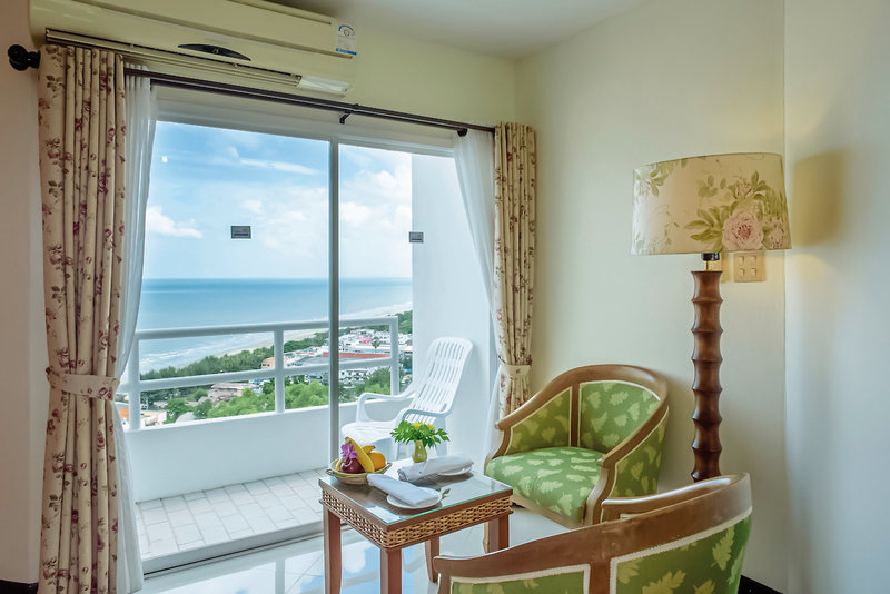Golden Beach Cha Am Hotel 8