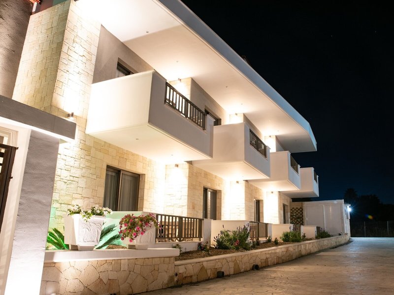 Lagaria Hotel 13