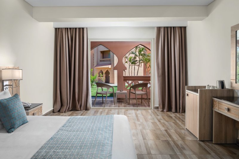 Aqua Vista Resort & Spa 8