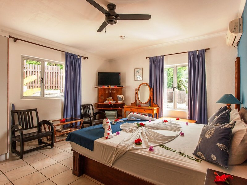 Le Relax Hotels & Restaurant 33