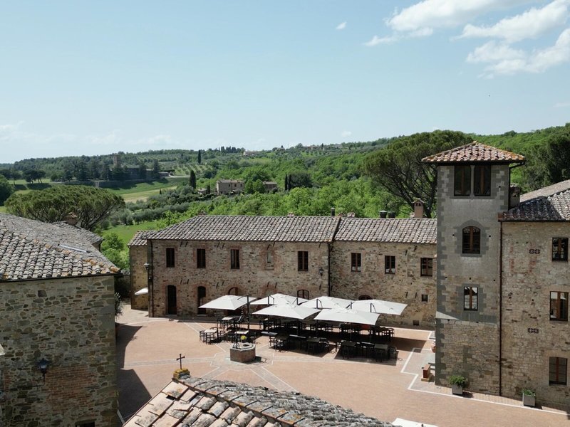 Castel Monastero Borgo Monastero & La Selva 2