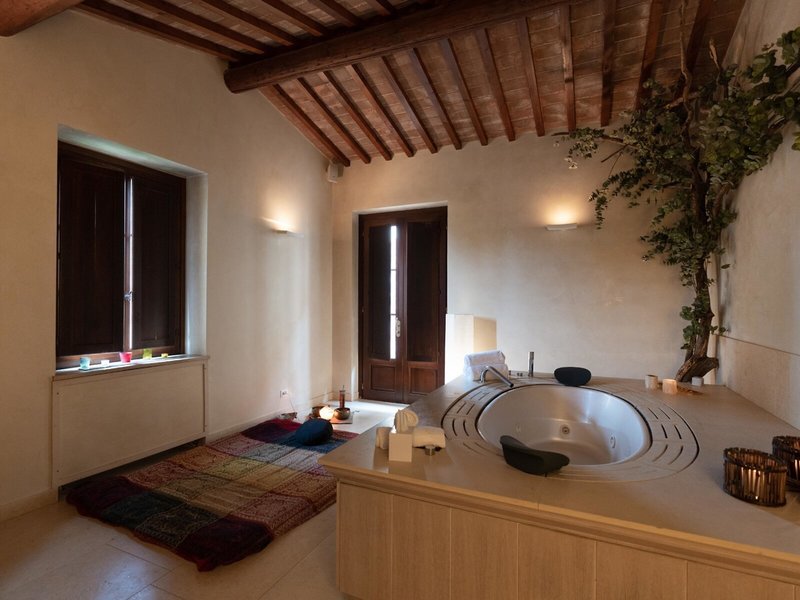 Castel Monastero Borgo Monastero & La Selva 30