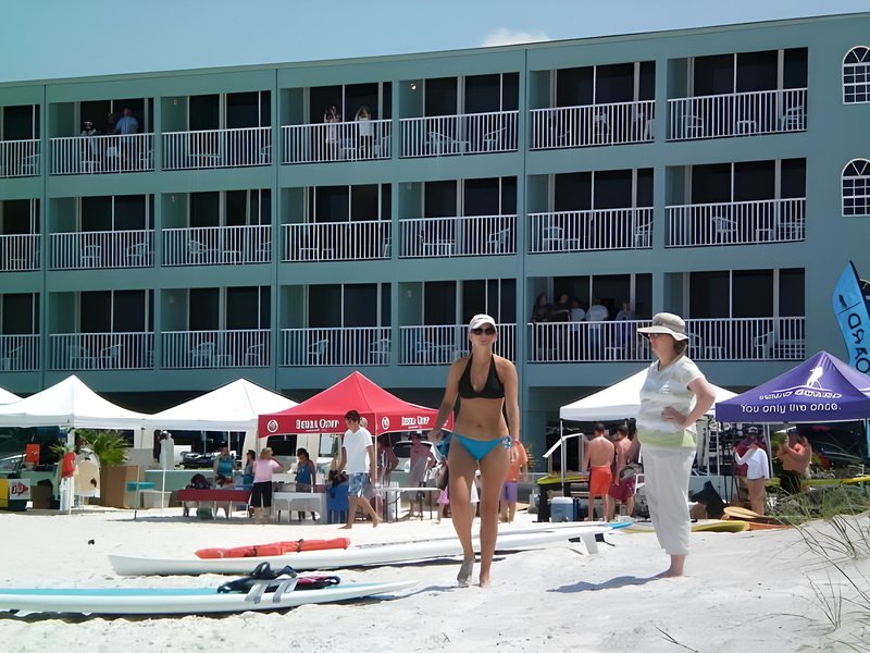 Barefoot Beach Hotel