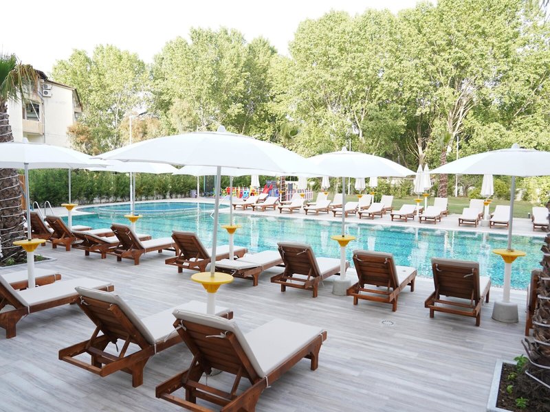 Hotel  Monaco & Garden 3
